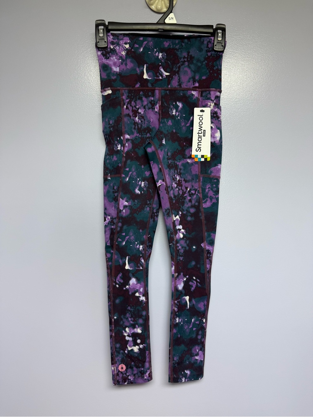 NWT Smartwool women’s Purple Iris Watercolor Print Performance 7/8 Leggings XS